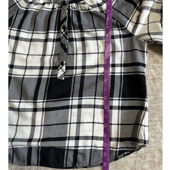 White House Black Market Black and White Plaid Blouse - Picture 7 of 7
